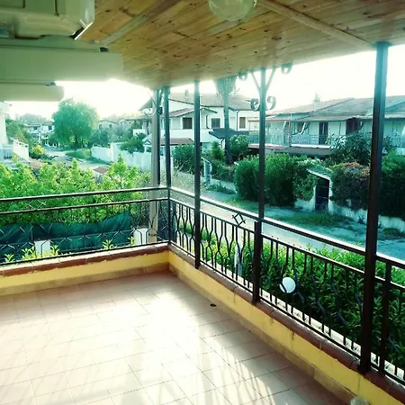 2 Bedrooms At Marina Di Sibari 800 M Away From The Beach With Enclosed Garden Villa *